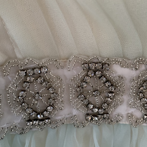 Minuet light green pleated organza dress with beaded waistband Size Large - Picture 4 of 11